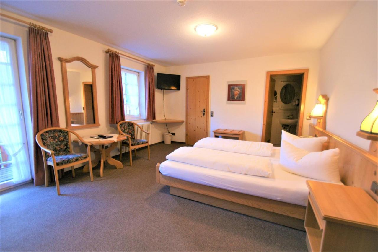 Zur Traube Schwarzwaldhotel & Restaurant Am Titisee Sankt Margen Exterior photo